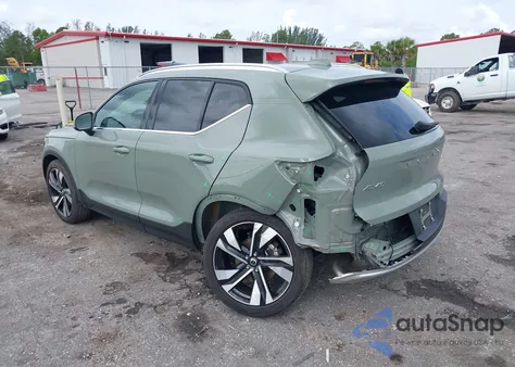 2023 Volvo Xc40 B5 Plus Bright Theme из США, поврежденный, VIN YV4L12UN2P2099041